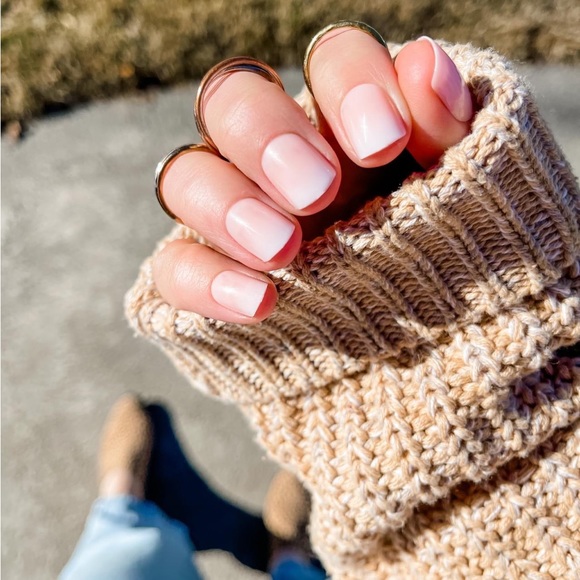 Meet your Posher, Samantha - Picture 1 of 2